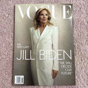 🔥10/$15 Vogue Magazine